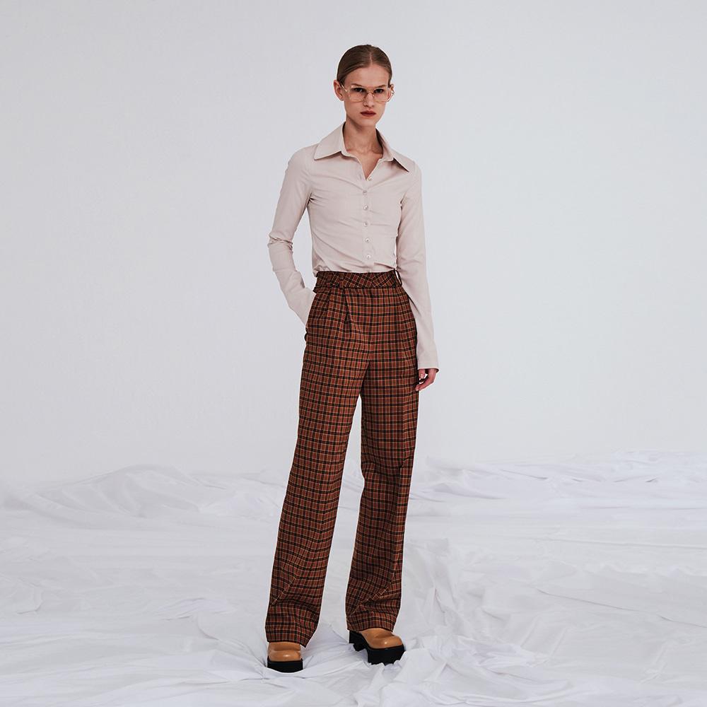 MAKE A TOAST Check Two Tuck Slacks Check Brown