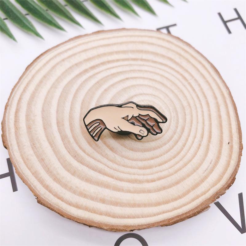 Cartoon Fun Gesture Holding Hands Fun Enamel Brooch Pin Custom Alloy Badge Clothes Bags Accessories Jewelry Gifts For