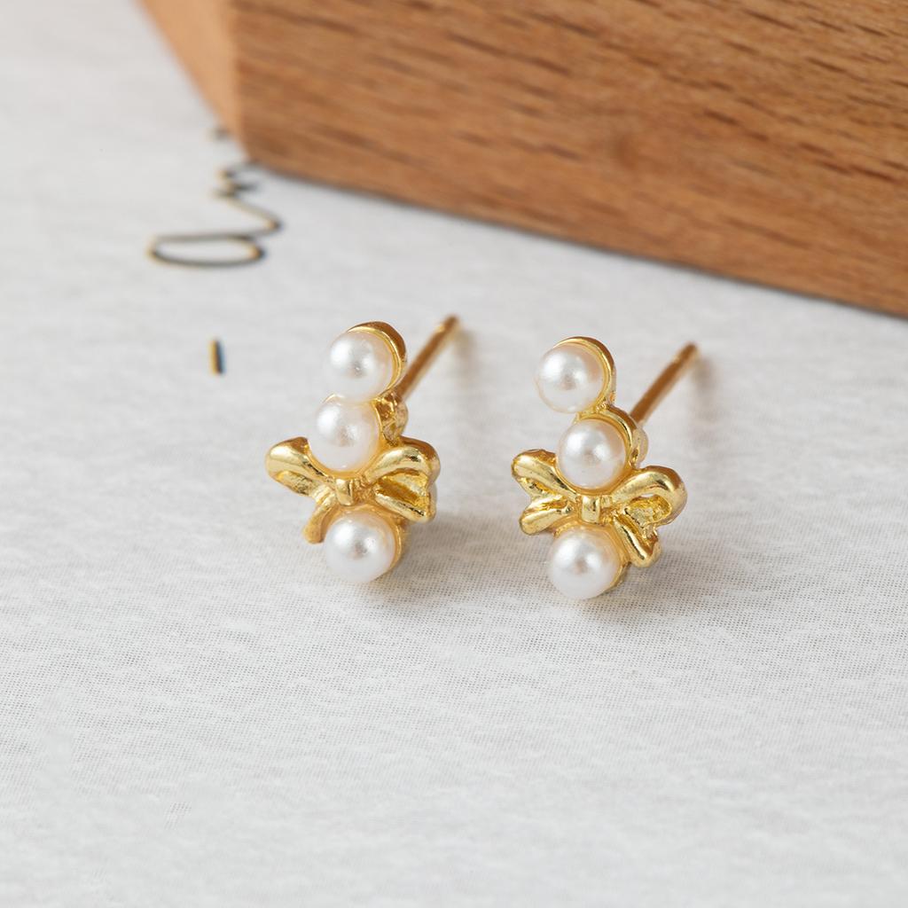 Light Luxury Simple Small Fragrant Style Bow Pearl Stud Earrings Daily Commuting Fashion Temperament High-End Earrings