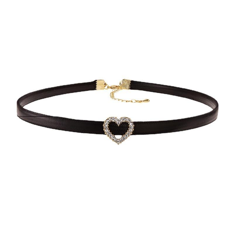 Heart Necklace, Women's Collarbone Chain, Neck Collar, Black Diamond Necklace