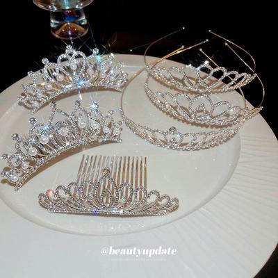 Diadema con corona de corazón de diamantes y perlas: Exquisito tocado de moda para novias