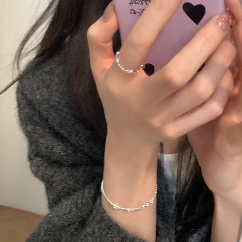 Unique Copper Fashionably Ring For Women With Vibrant Geometric Diamond Design