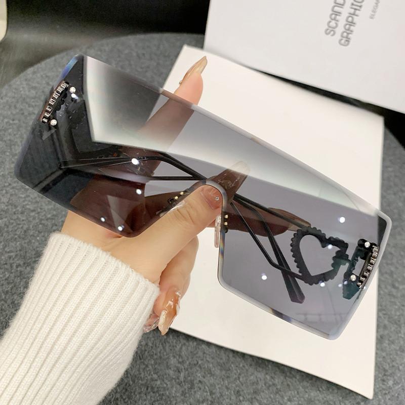 Womens Oversized Square Sunglasses Uv400 Fashion Sun Protection For Travel And Parties Black Gray