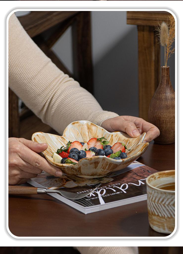 Retro Hand-Brushed Coarse Pottery Salad Plate: High-Style Tableware for Home and Homestay.