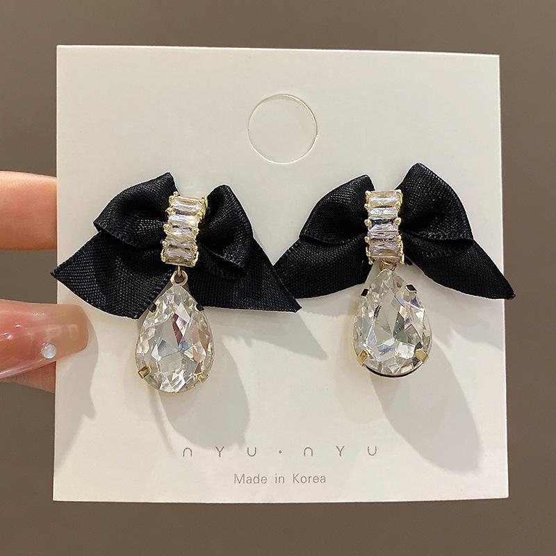 

Year-old black bow earrings women s light luxury high-end super flash zircon water drop stud earrings