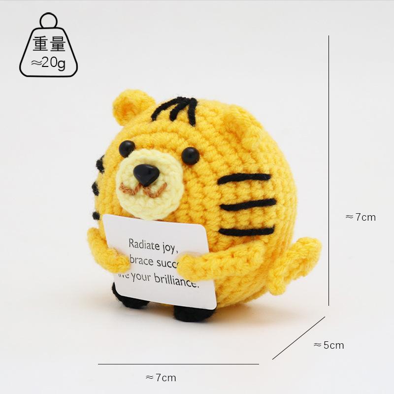 

Funny Crochet Pig Doll Ornament Home Room Decoration Handmade Knitted Positive Energy Pig Doll With Card Christmas Party Gifts