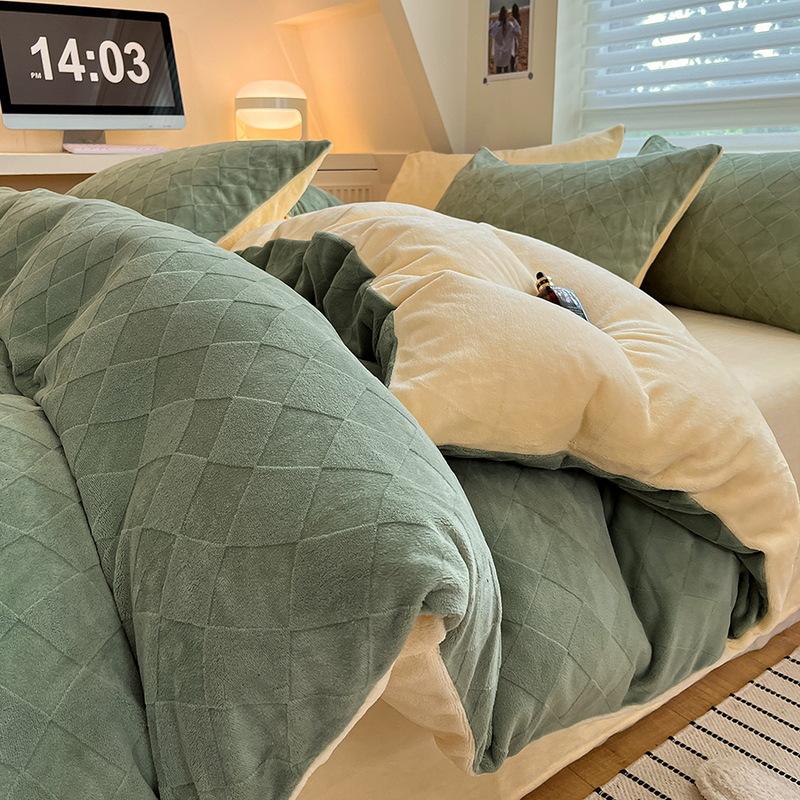 

Молочный бархатный коралловый бархатный пододеяльник, цельный зимний комплект пододеяльников, комплект из трех предметов, зимний теплый комплект из четырех предметов Quilt cover 150*200cm