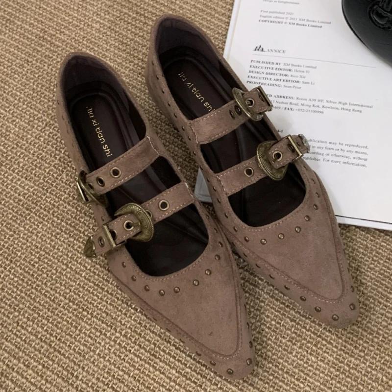 Fashion Retro Pointed Toe Mary Jane Shoes Women Fashion Rivets Double Belt Buckle Design British Style Flat Casual Shoes Designer Pumps