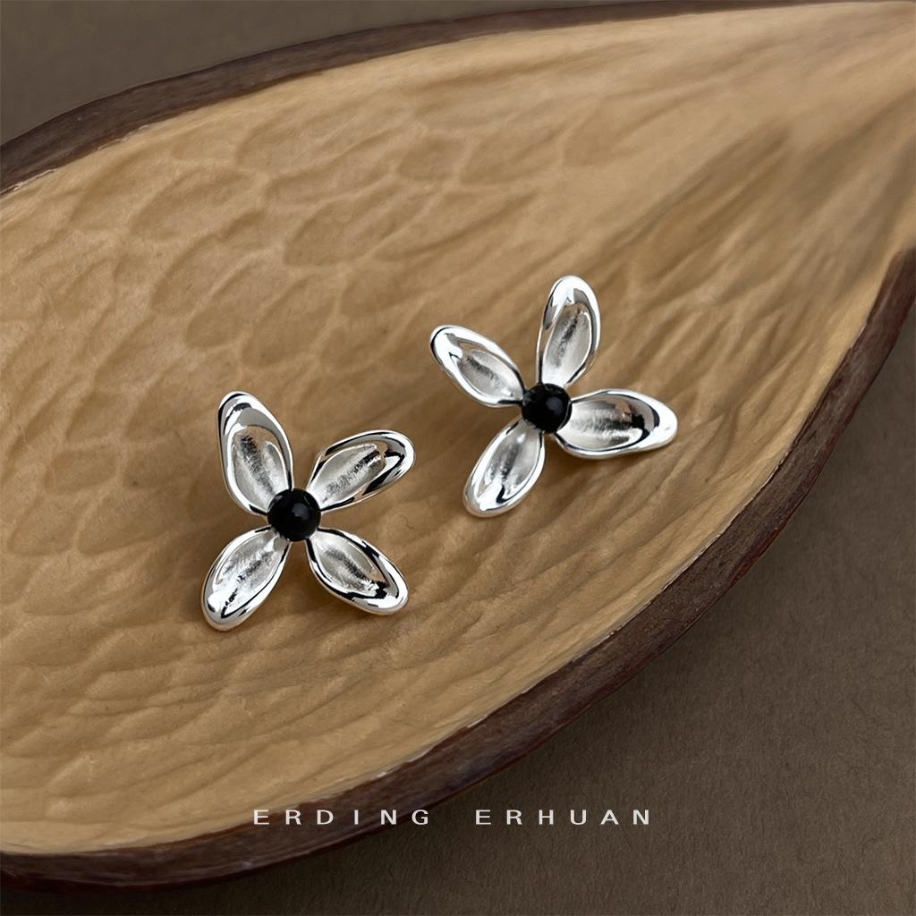 Elegant temperament 925 silver needle four-leaf flower silver needle earrings, earrings, jewelry