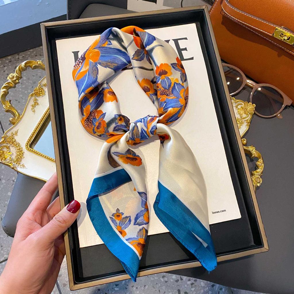 Silk scarf women's neck new scarf with coat 70 small square scarf scarf mother high-end scarf