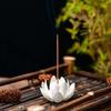 Weißer Lotus Keramik Räuchergefäß – Porzellan Blume Räucherstäbchenhalter für Meditation, Teestube & Heimdeko