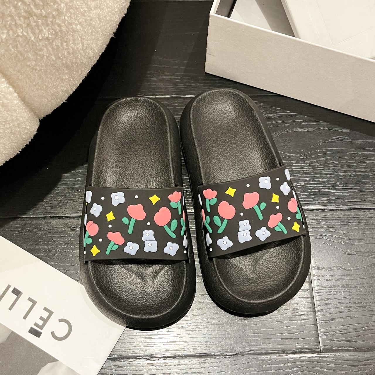 

Fashion Women s Summer Tulip Platform Slides Stylish Thick Sole Slippers for Indoor Outdoor Beach Use Trendy Ins slippers Sandals 40-41