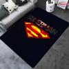 Nr. 1 DC Superman Logo Themen Teppich! Bodenmatte für Schlafzimmer und Wohnzimmer, rutschfest, elegante Heimdekoration, strapazierfähiger, maschinenwaschbarer Teppich