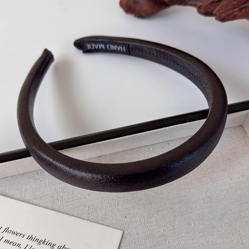 

Ретро Мягкая ПУ Кожа Плиссированная Резинка-Скранчи Тонкие Губчатые Повязки на Голову для Женщин Девушек Мода Темперамент Обруч для Волос Резинка
