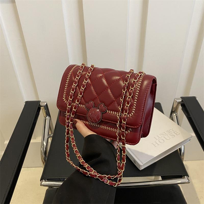 Stylish Commuter Crossbody Bag With Quilted Chain For Trendy Daily Use красный