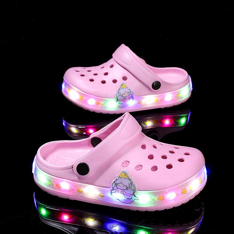 Summer Children Hole Sandals LED Lighted Flashing Light Shoes Boys Girls Beach Sandals Kids Garden Shoes Non-slip Sneakers New