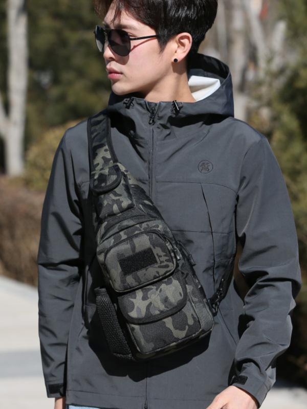 Outdoor Military Tactical Chest Bag, Multifunctional Crossbody Shoulder Bag for Men, Large Capacity Mountaineering Daypack