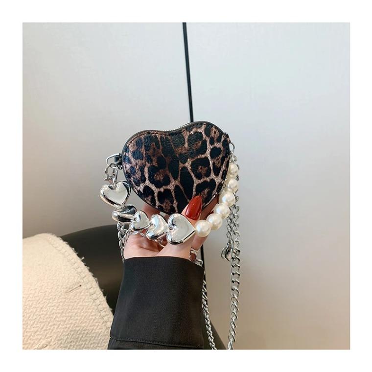 

Сумки через плечо из искусственной кожи с леопардовым принтом в форме сердца, с цепочками и бусинами, супер крутые сумки через плечо в женском стиле