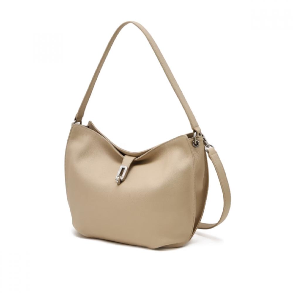 Daks Leather Shoulder Bag Beige Dcba6f210