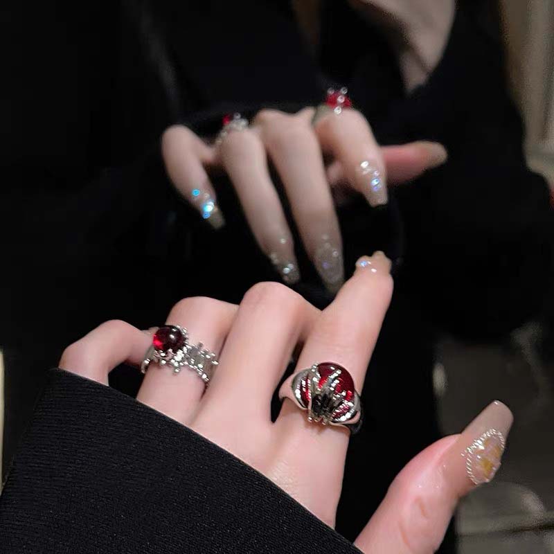 Punk Gothic Red Crystal Heart Rings for Women Vintage Metal Liquid Irregular Thorns Geometric Ring Aesthetic Y2K Jewelry Gift