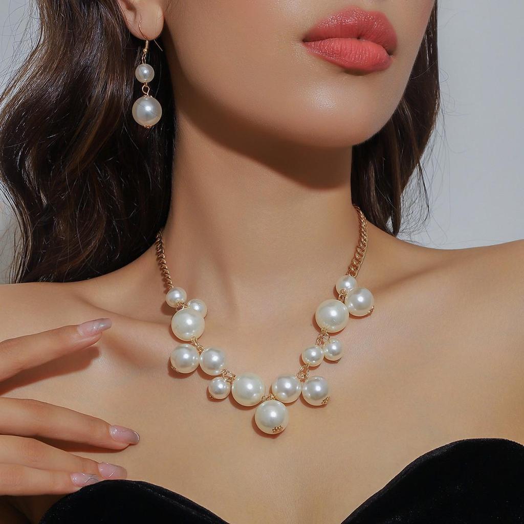 European-American Starfish Necklace & Earring Set: High-End Clavicle Chain, Light Luxury Vacation Style for Women.