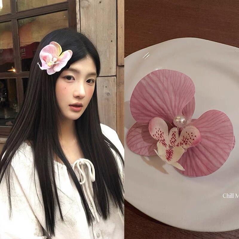 In This World, Wearing A Flower Bow, Orchid Flower Edge Clip, Female Atmosphere, Take A Photo, Bangs Clip, Seaside Vacation Headgear