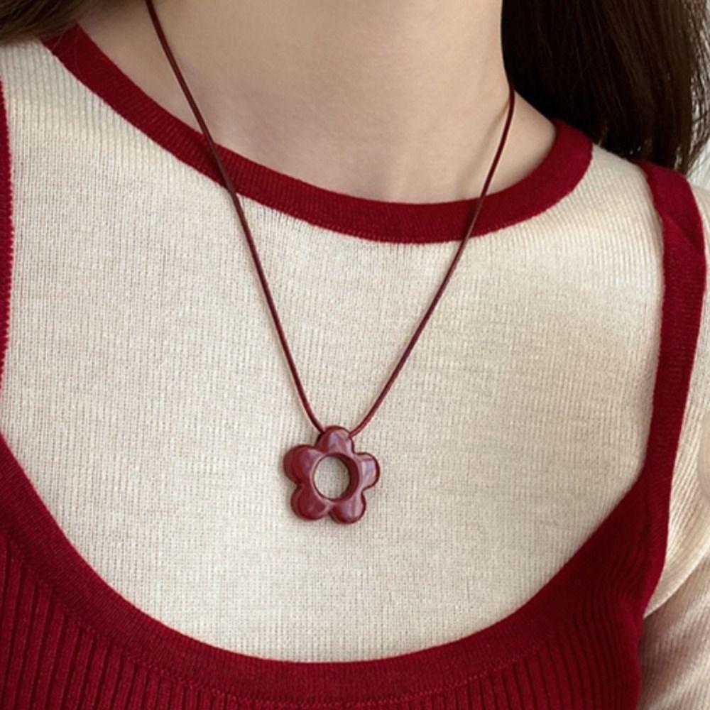 Resin Flower Pendant Long Chain Necklace Handmade Charm Adjustable Sweater Chain Rope Chain Pendant Necklace Fashion Accessory