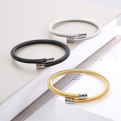 Bransoleta ze stali tytanowej w modnym geometrycznym splocie