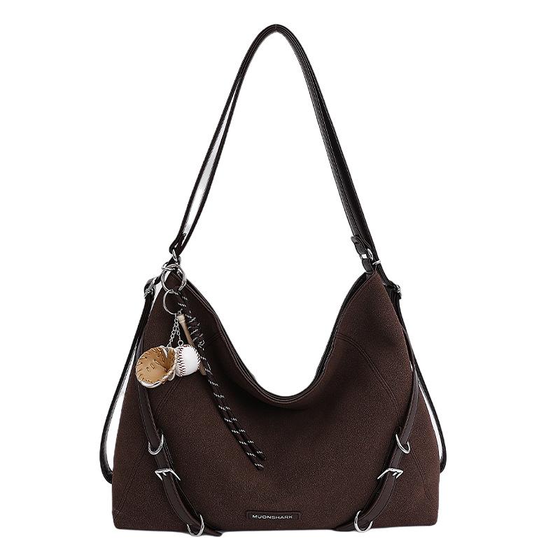 

Simple and large-capacity lazy wind commuter tote bag women s 2025 autumn and winter new trend shoulder bag versatile backpack no pendant