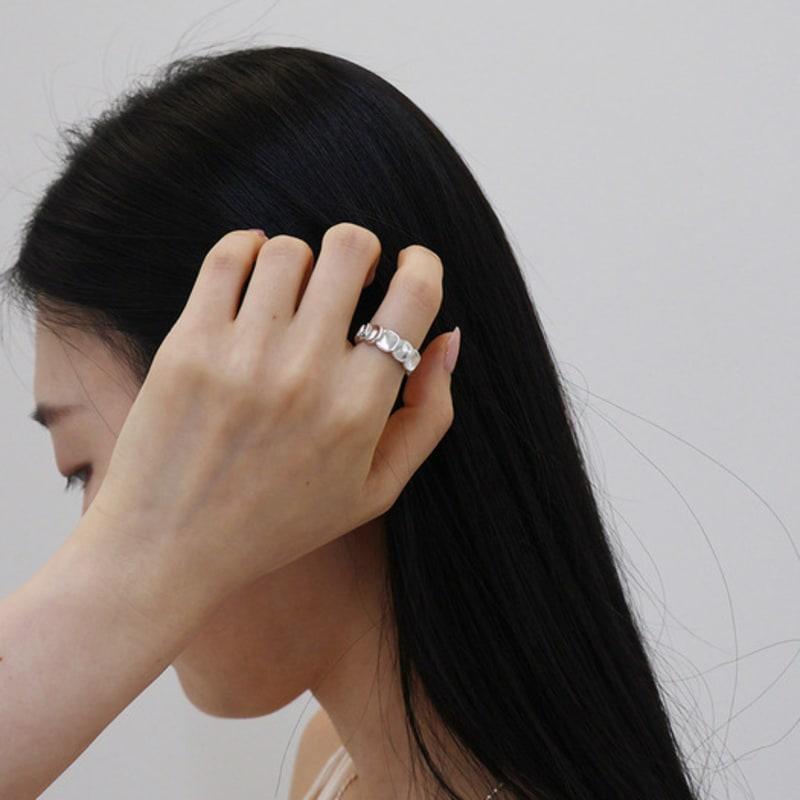 World Line Stir wave ring