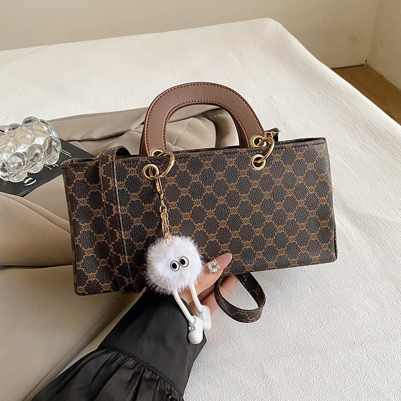 Modern Chic White Pu Leather Crossbody Bag Fashionable Everyday Small Tote Without Pendant кофейный