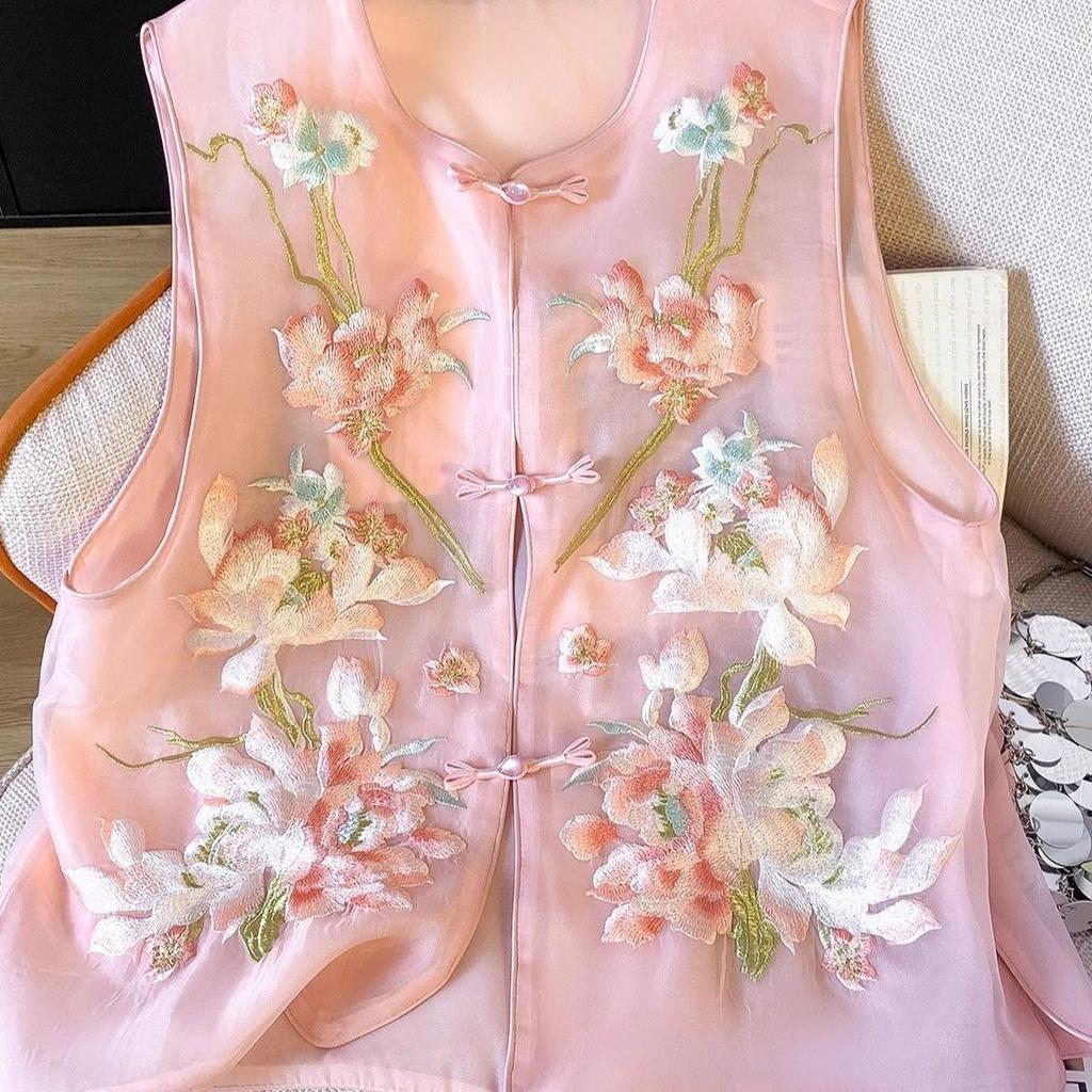 Embroidered vest new style buckle outer wear stacked vest vest thin