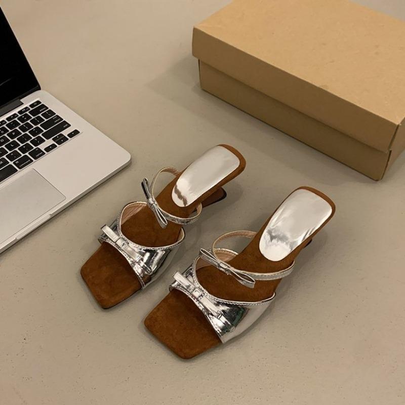 

Fashion 2025 New Fashion Square Head Open Toe Summer Slippers Elegant Bow Designer Opposite Heel Dress Party Slippers Zapatillas Mujer 35 серебряный