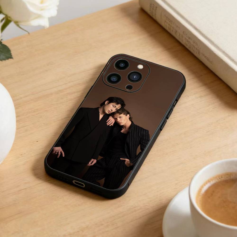 

H-Heated -Rivalry Phone Case For iPhone 16,15,14,13,12,17,Pro Max,Plus Silicone Black Case iPhone12PRO
