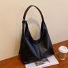 IELGY Ladies Tote Bag Large Capacity PU Commuter Retro Shoulder Armpit Bag