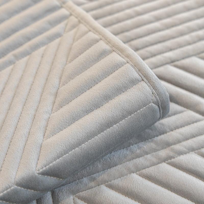 Зимняя плюшевая подушка для дивана — фото 4