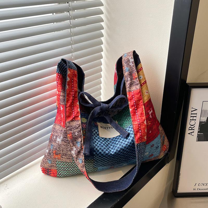 

Стильная сумка с цветочным принтом в расслабленном стиле для женщин 2026 года Модная корейская сумка-тоут в студенческом стиле Большая вместительная сумка на одно плечо разноцветный