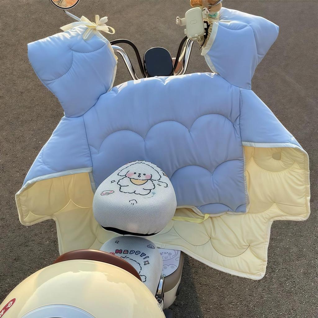 Cute Cartoon Universal Fleece-Lined Thickened Windshield for Winter Battery Cars