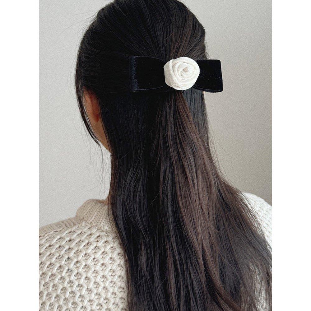 Rose Velvet Ribbon Scrunchie [Black]