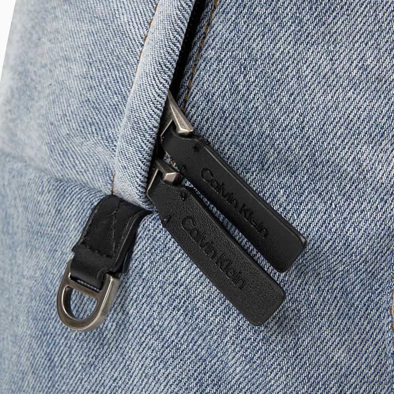 Calvin Klein Zaino in Tessuto Grande Capacità Stile Retrò da Campus Zaino da Uomo Blu Chiaro Denim 4G3138G-VGO