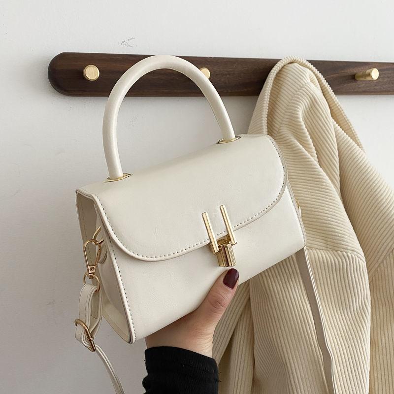 

Hong Kong style advanced sense retro small bag women s 2025 new trendy temperament versatile women s atmosphere one shoulder crossbody small square ba білий