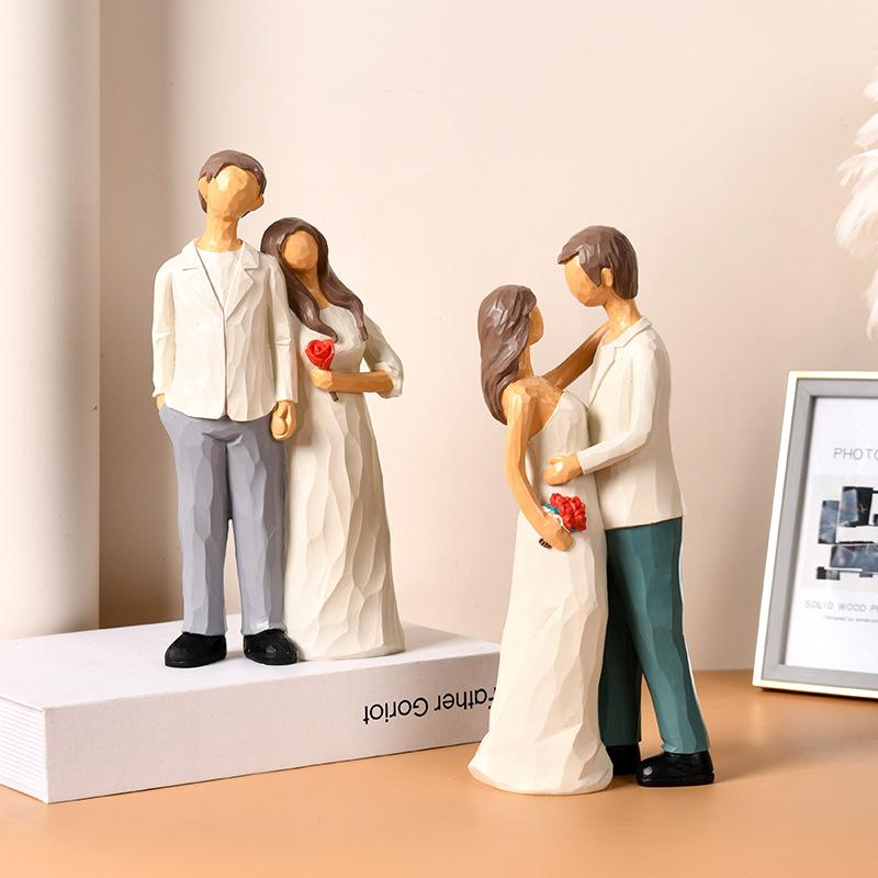 Couple Minimalist Luxury Decorative Figures for Home Living Room Decoration, Wine Cabinet Resin Figurines, Statues, Handicrafts