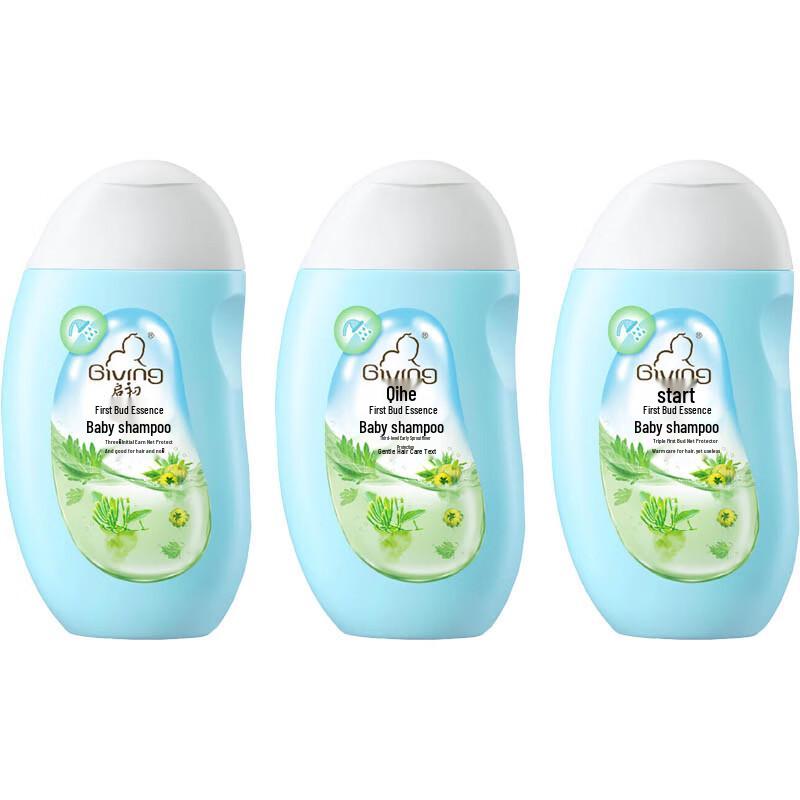 Giving Baby Mild Shampoo