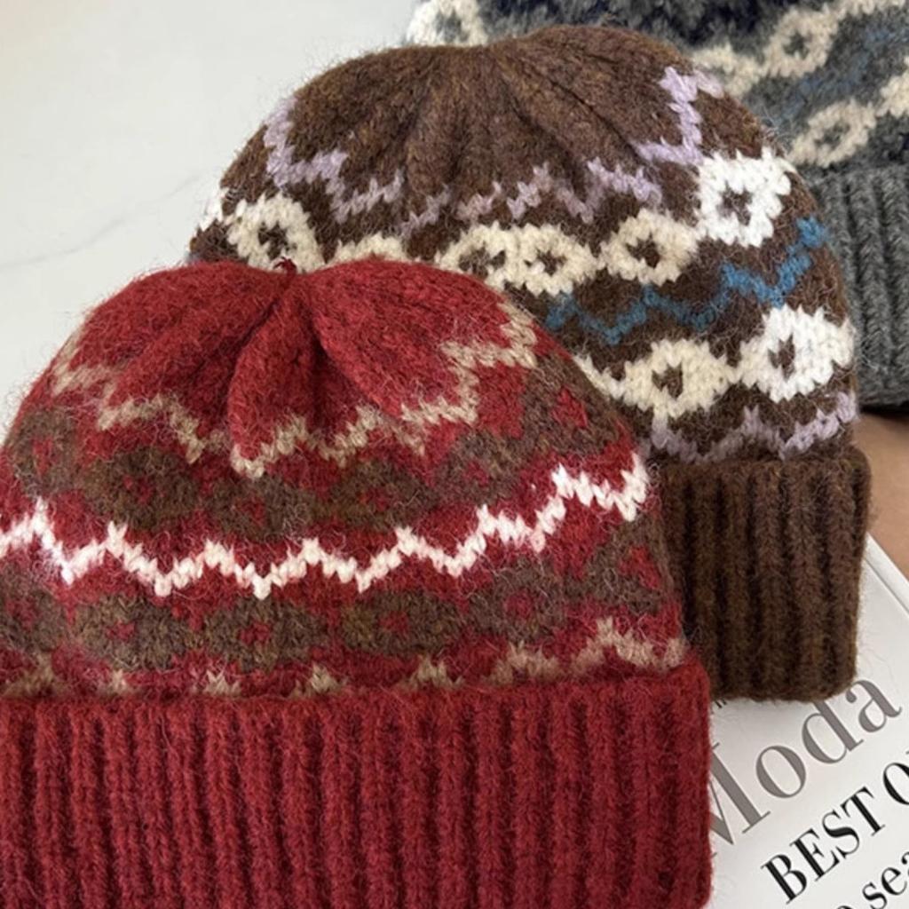 Knitted Wool Hat for Women In Autumn and Winter Versatile Retro Warm Face Showing Small Fashion High End Outdoor Cold Proof Pile Hat