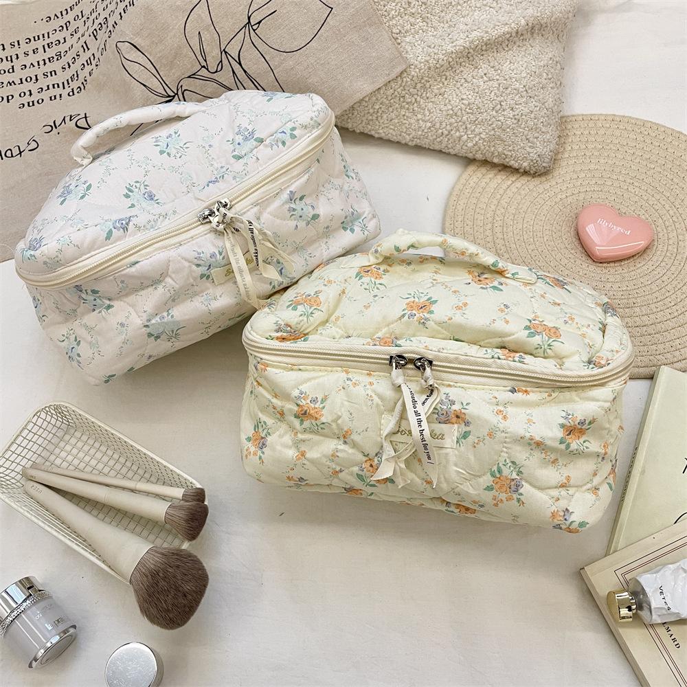 New Portable Travel Bag, Large-capacity Toilet Bag, Women's Lipstick Storage, Skin Care Product Storage Bag, Cosmetic Bag.