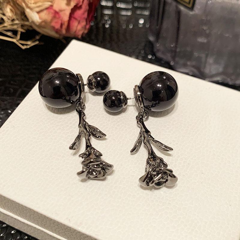 Pearl flower pendant earrings retro niche temperament earrings light luxury versatile high-end earrings women