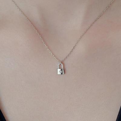 Naszyjnik z zawieszką Shertz Lock Cubic (Pozłacane 14-karatowym złotem)