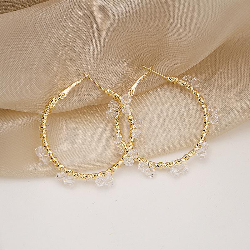 European & American Geometric Pearl Spiral Ear Cuffs: Versatile Fashion Round Earrings