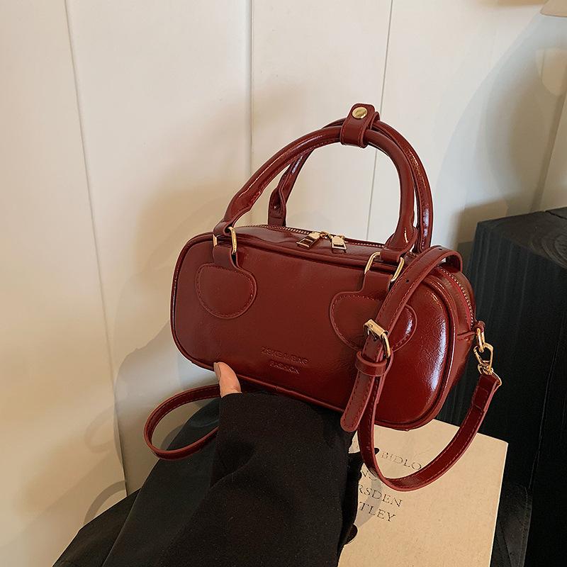 Tragbare Bowlingtasche Damen 2025 neue trendige Mode einfache Kissen-Tasche einzelne Schulter Umhängetasche trendy