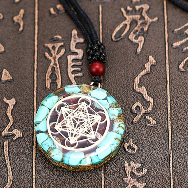 Handmade Crushed Stone Crystal Turquoise Garnets Beaded Necklace Adjustable Length Neckchain Jewelry Gift